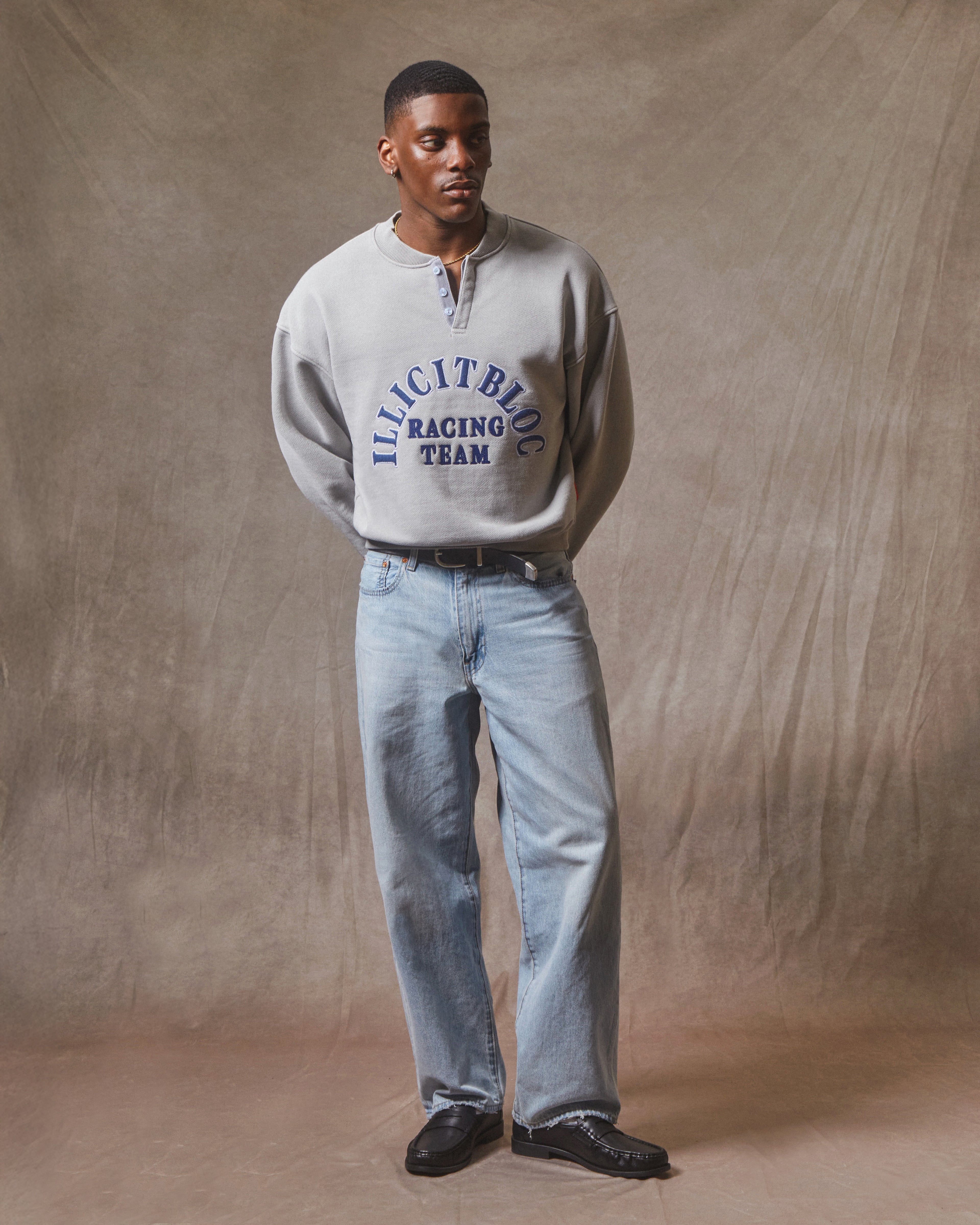 Racing Appliqué Henley Crewneck - Powder Grey