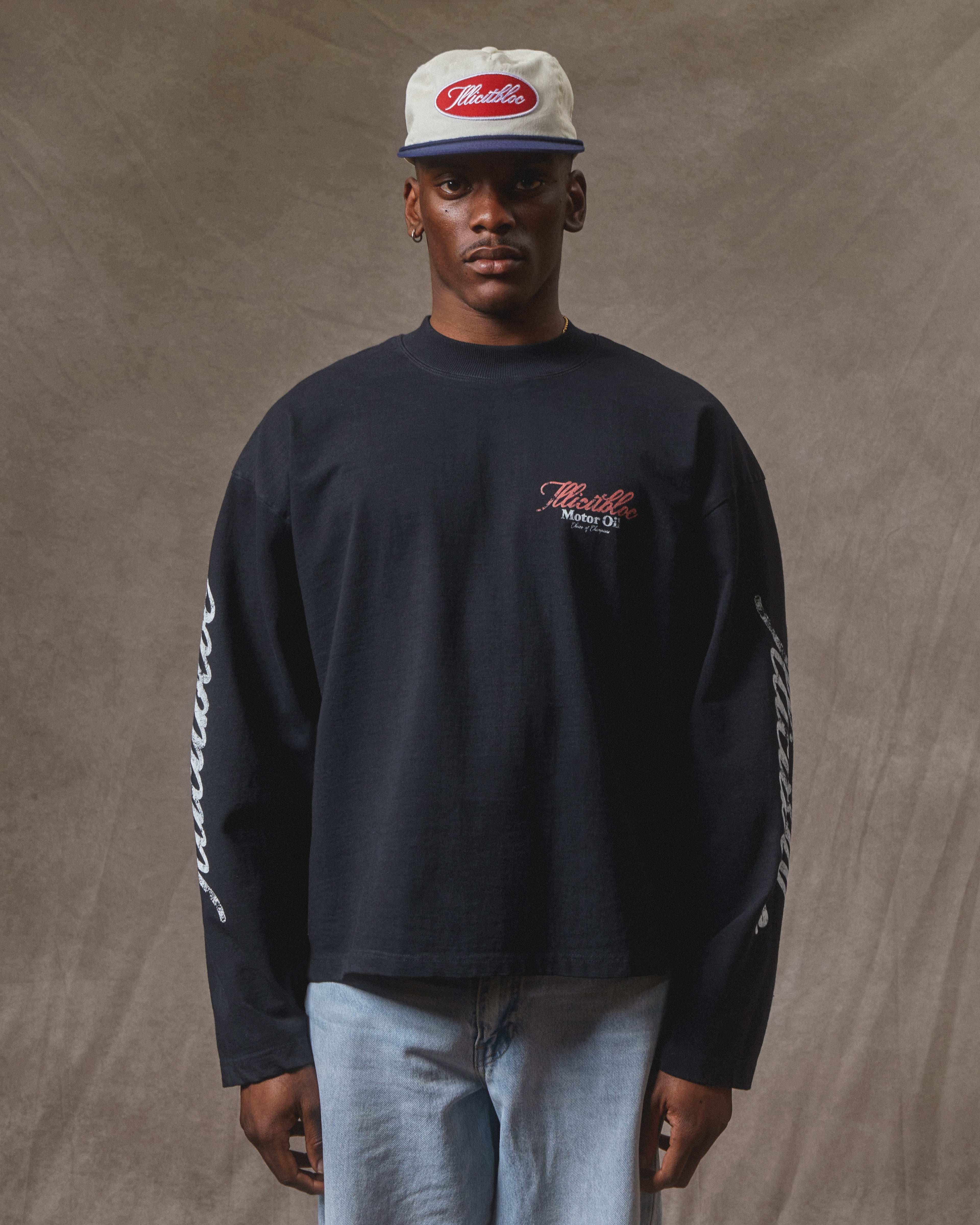 Bull Mascot Long Sleeve T-shirt - Vintage Black