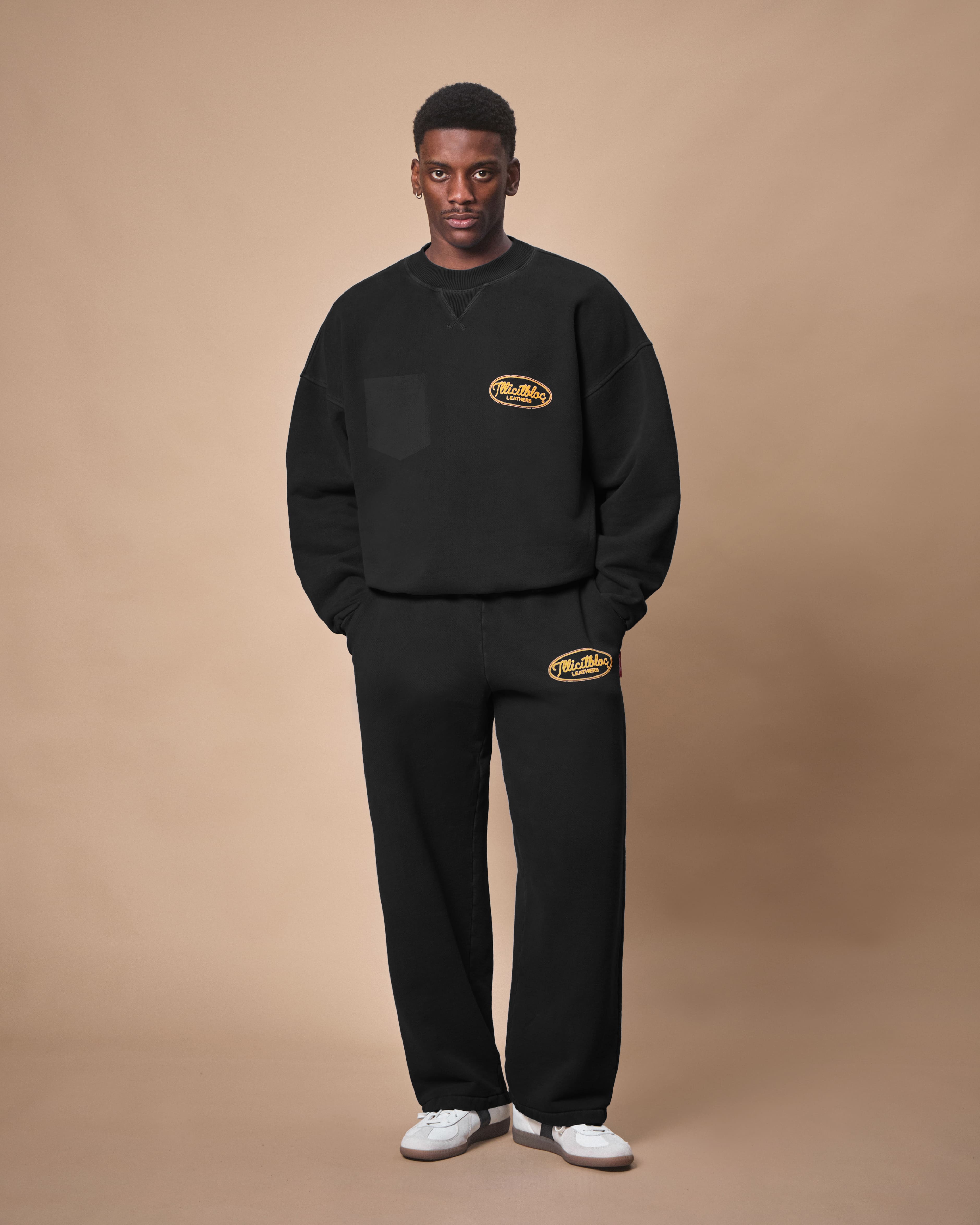 LEATHERS IRONWEAVE™ FADED POCKET SWEATSHIRT - BLACK