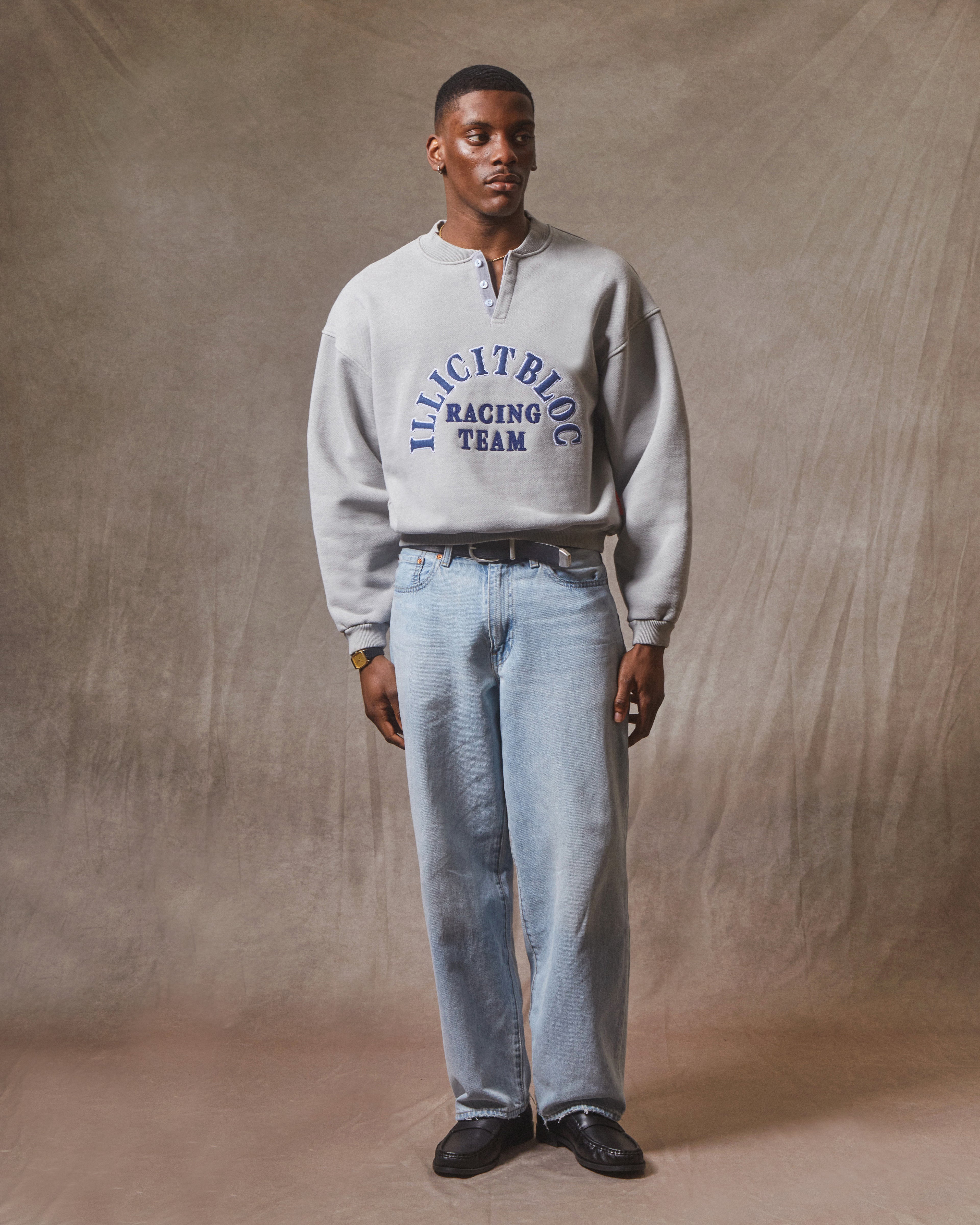 Racing Appliqué Henley Crewneck - Powder Grey