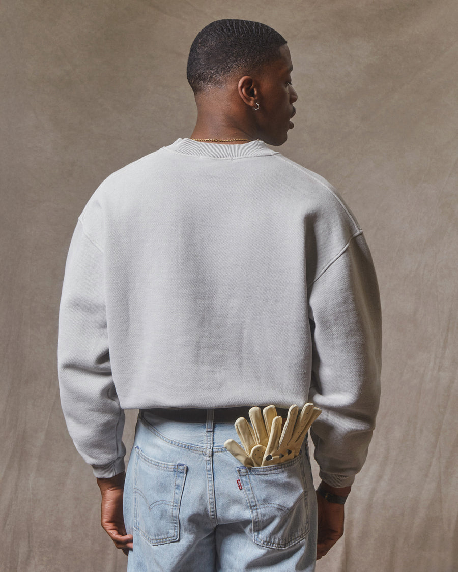 RACING APPLIQUÉ HENLEY CREWNECK - POWDER GREY