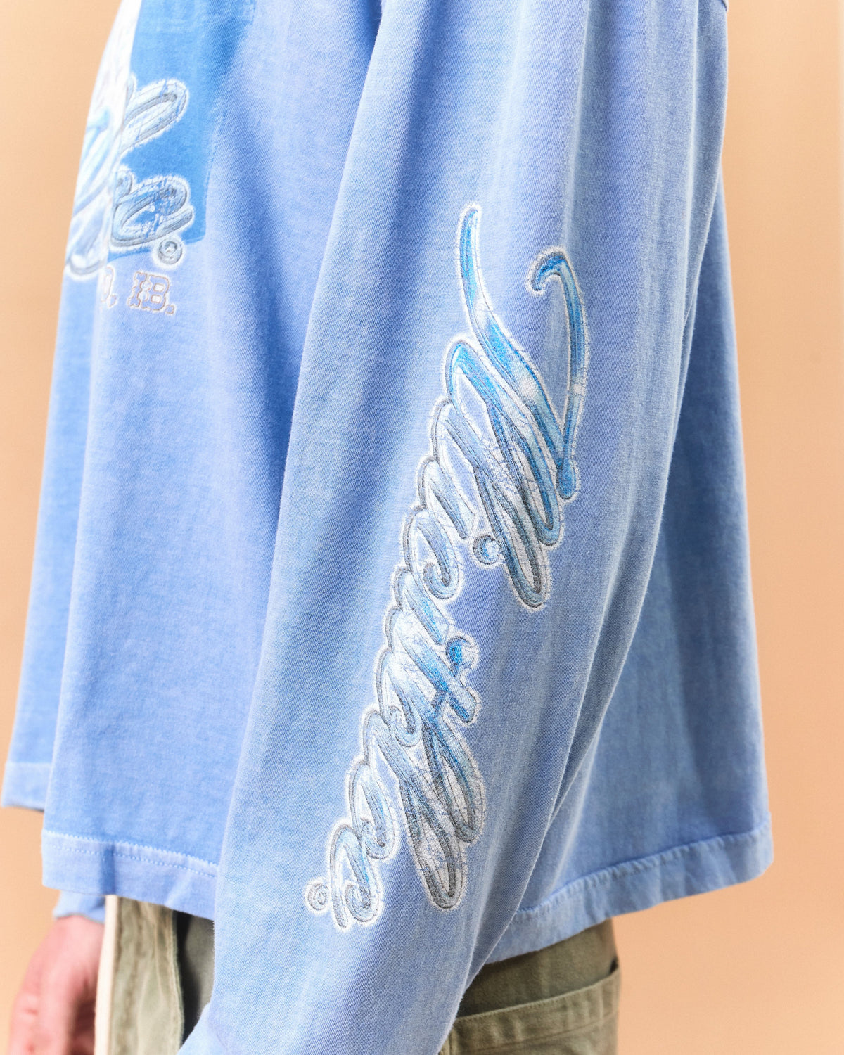 CHROME FEATHERKNIT™ LONG SLEEVE T-SHIRT - POWDER BLUE