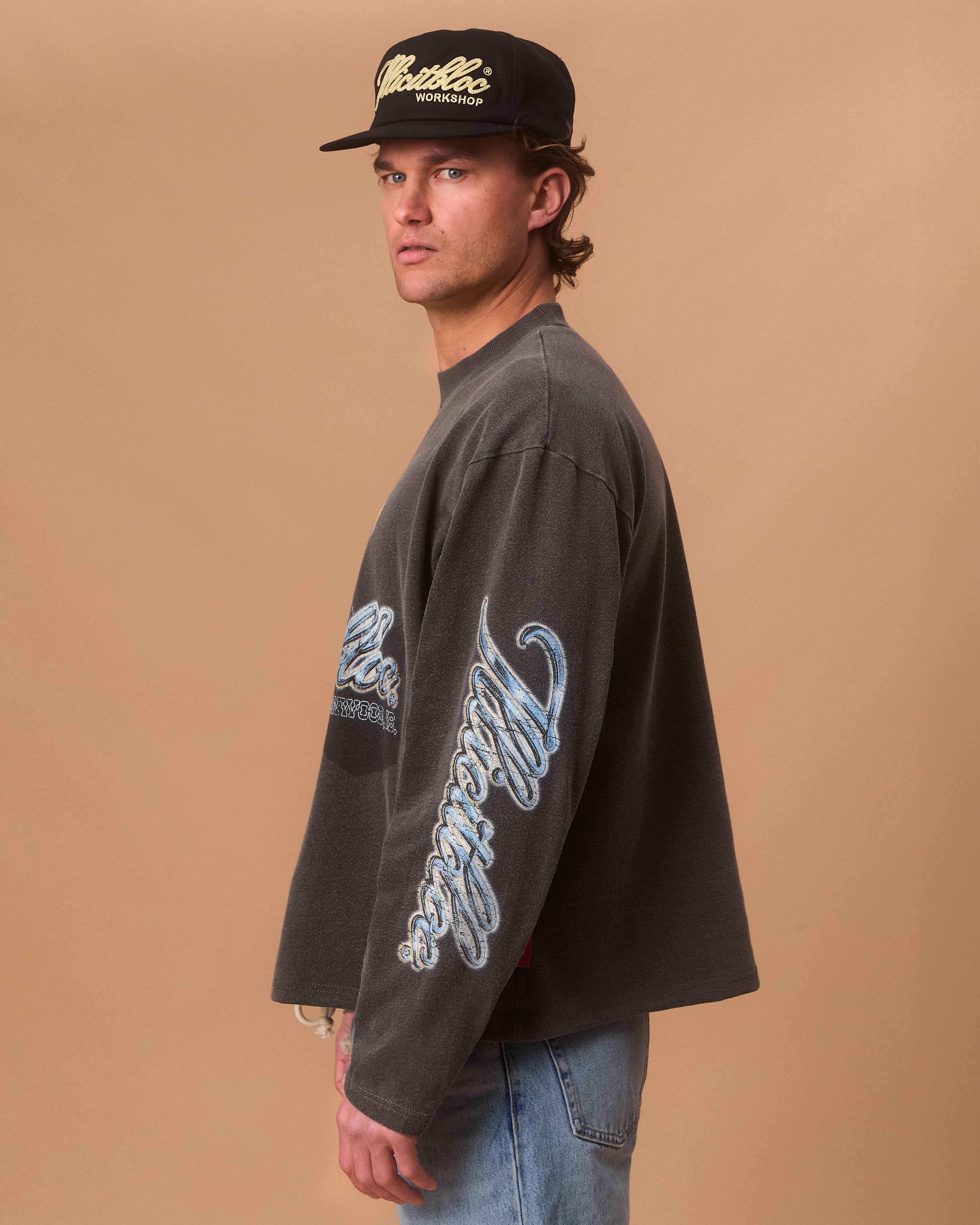 CHROME FEATHERKNIT™ LONG SLEEVE T-SHIRT - CHARCOAL