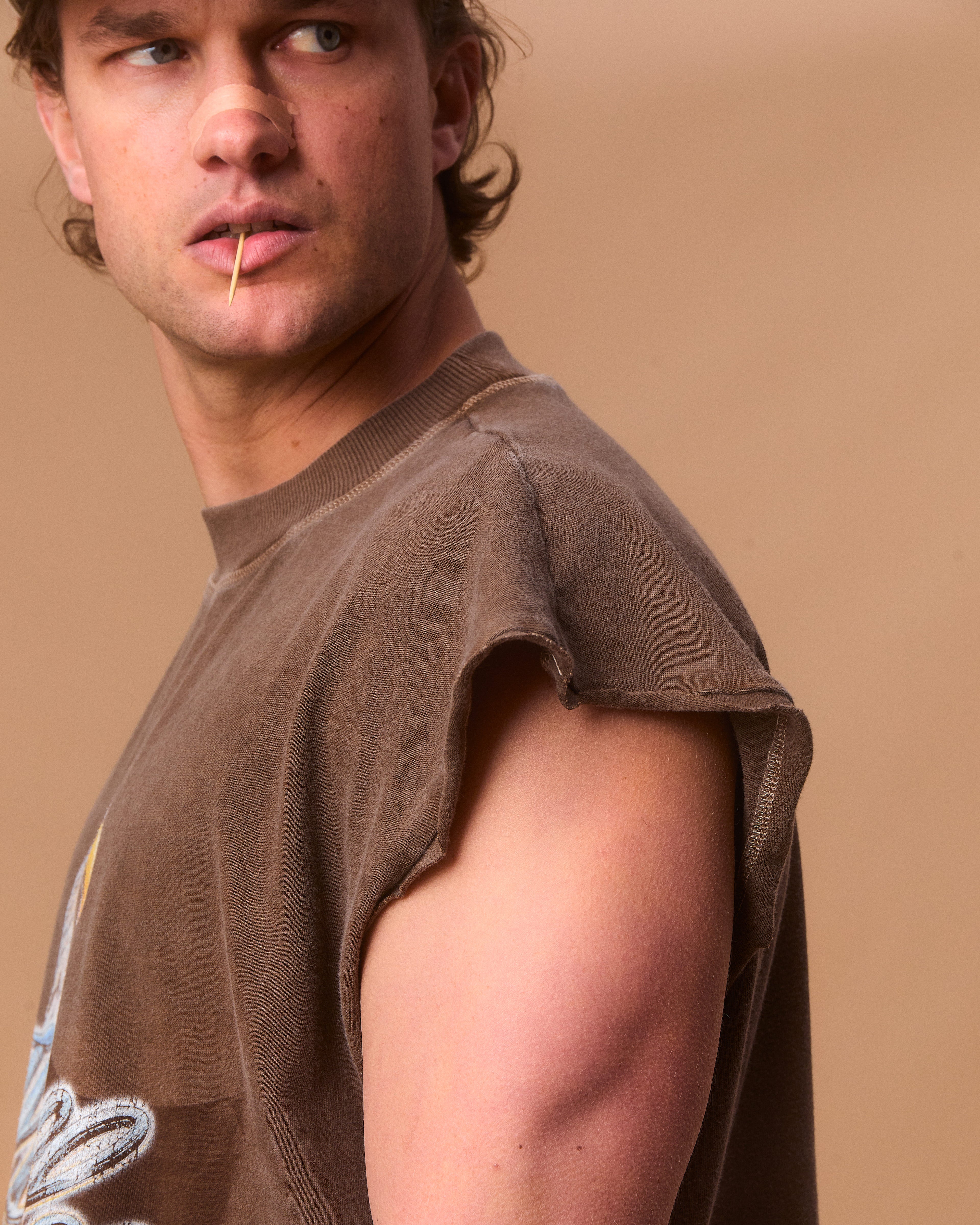 CHROME FEATHERKNIT™ RAW HEM TANK - WASHED BROWN