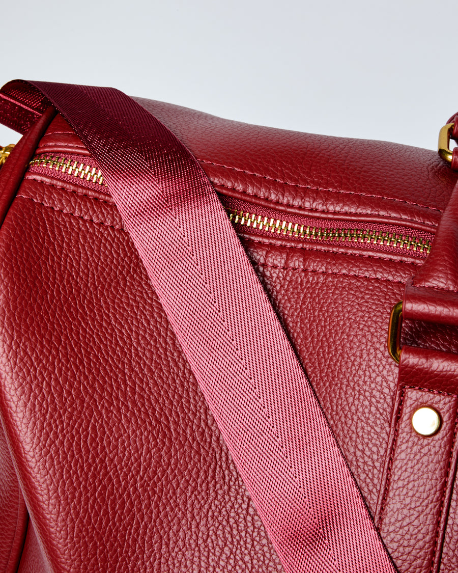 RESORT DUFFLE BAG - WINE