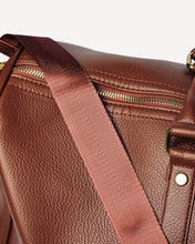 Load image into Gallery viewer, RESORT DUFFLE BAG - NUT BROWN
