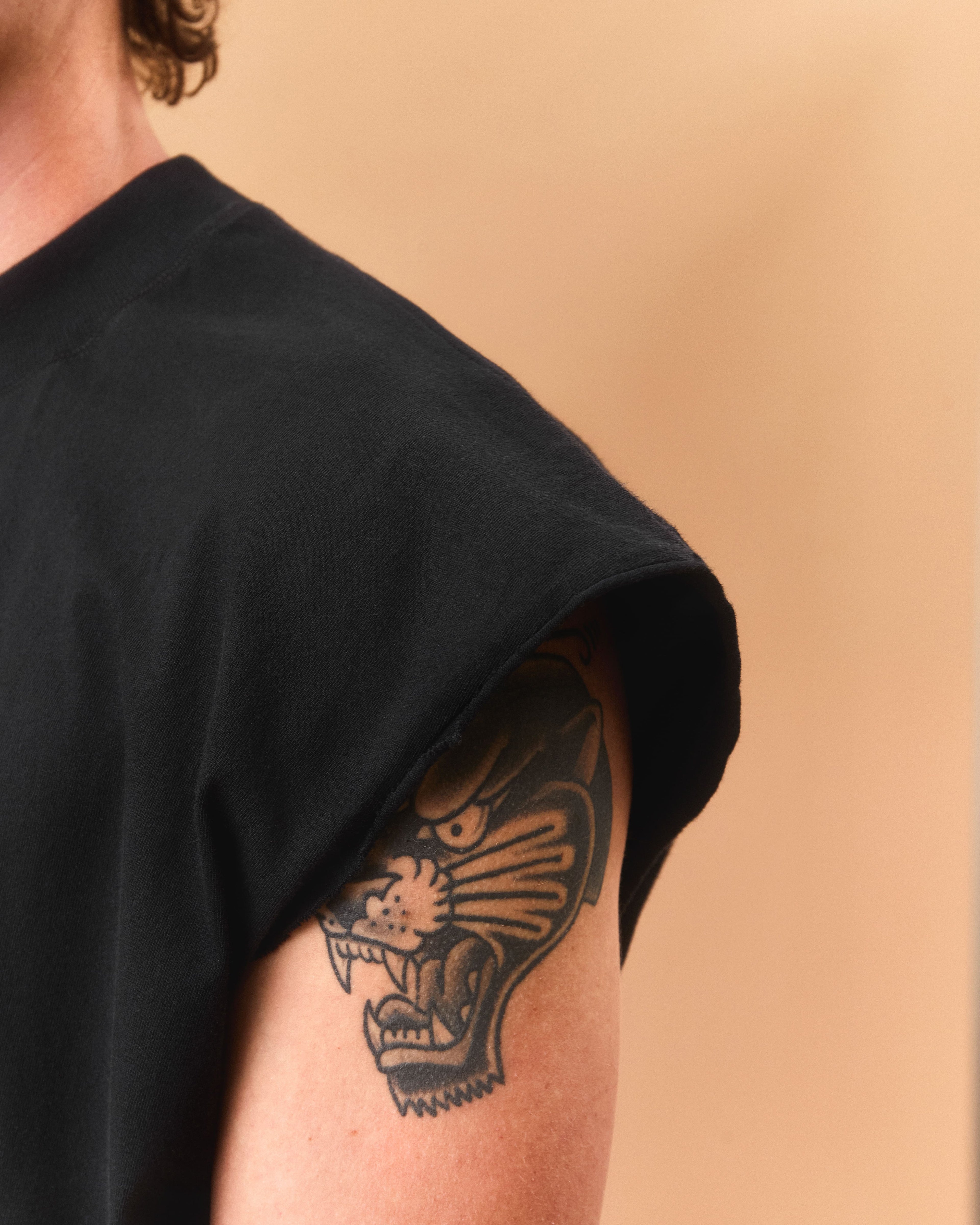 CHROME FEATHERKNIT™ RAW HEM TANK - VINTAGE BLACK