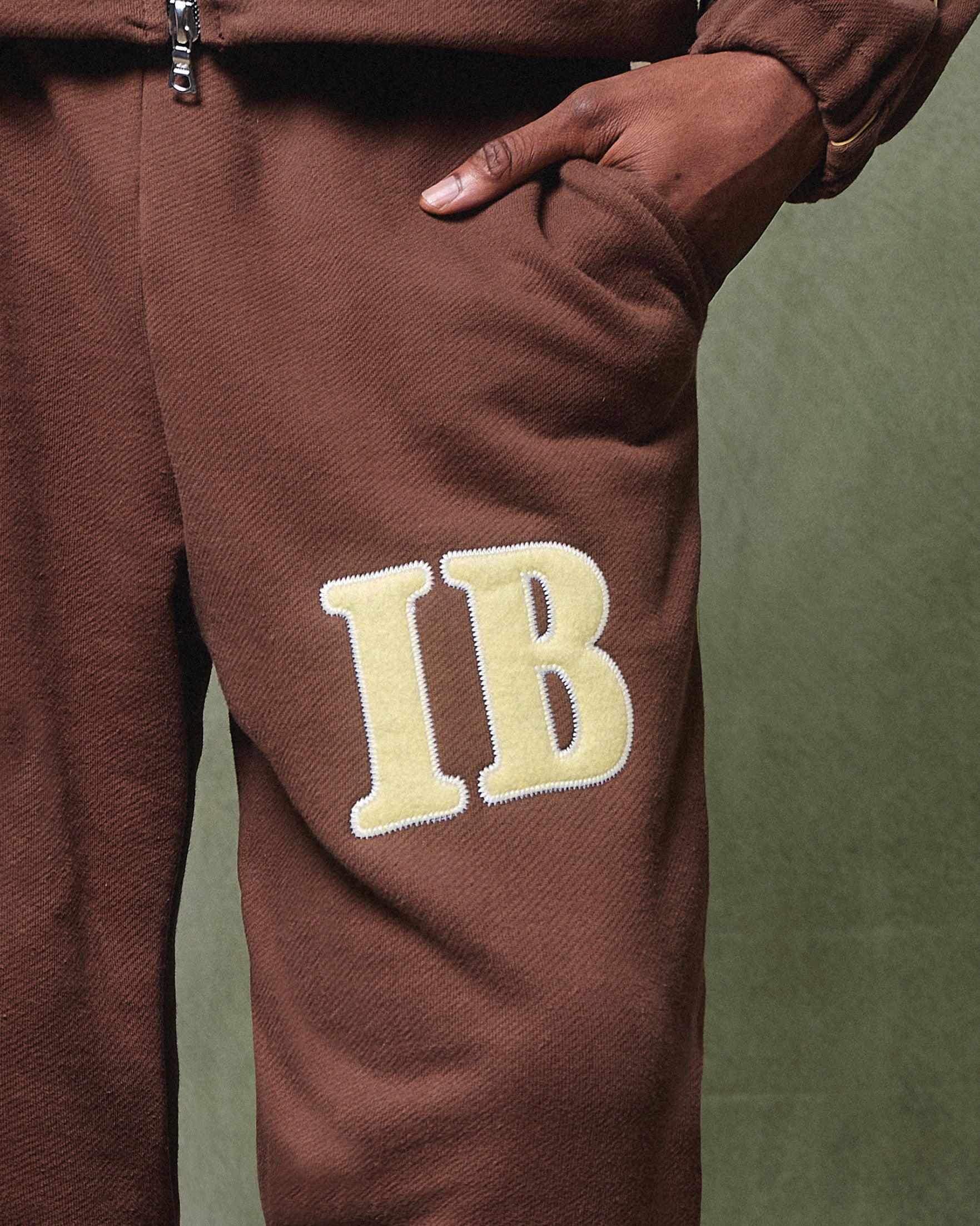 SPELLOUT SWEATPANTS - HICKORY