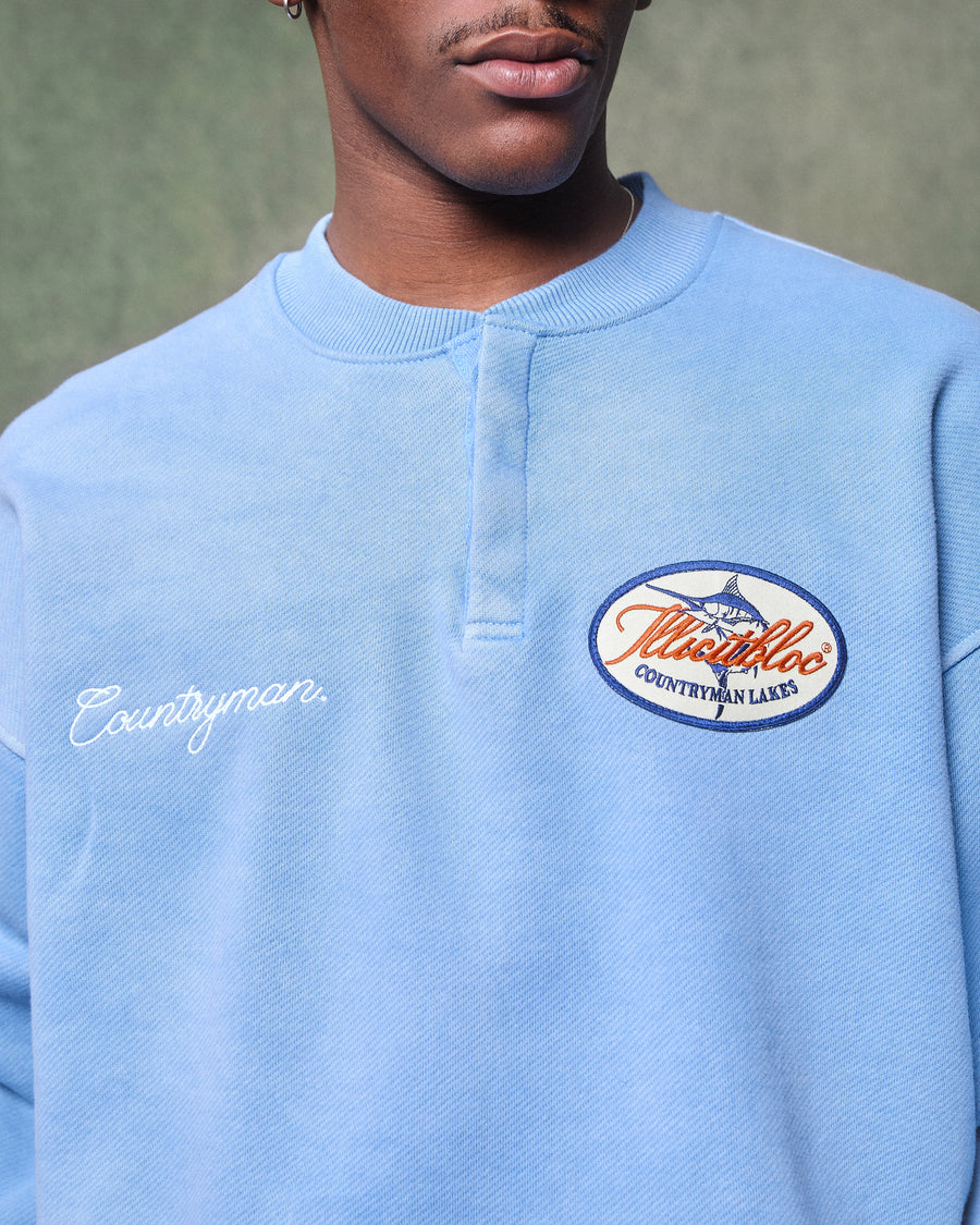 LAKES CREST HENLEY CREWNECK - POWDER BLUE