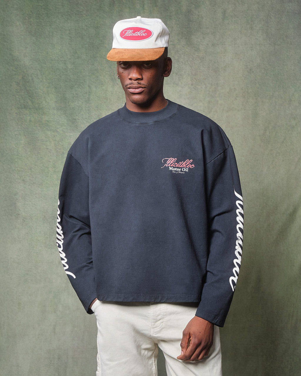 Bull Mascot Long Sleeve T-shirt - Vintage Black