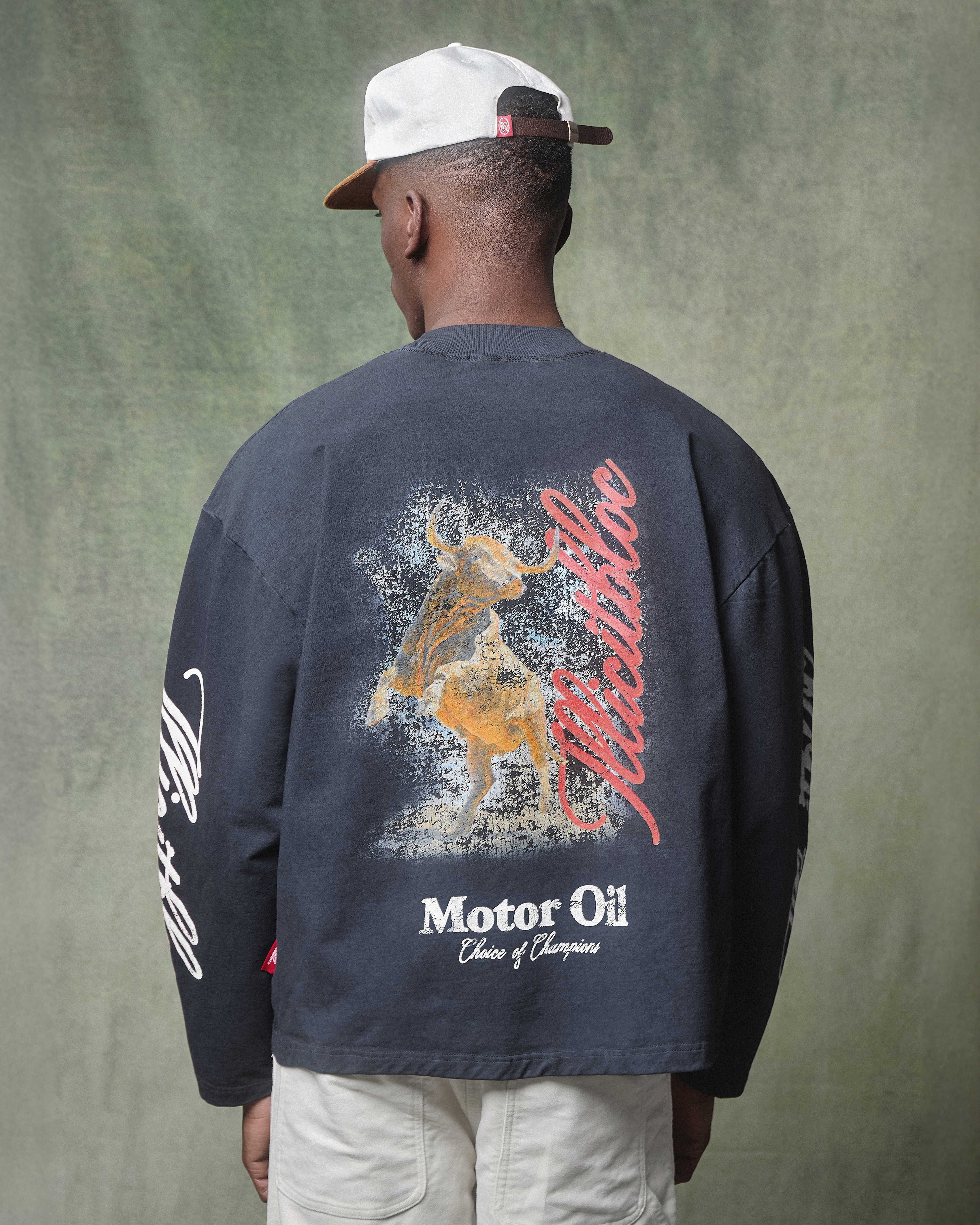 Bull Mascot Long Sleeve T-shirt - Vintage Black