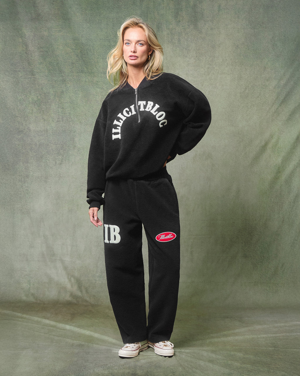 Reverse Spellout 1/4 Zip - Vintage Black