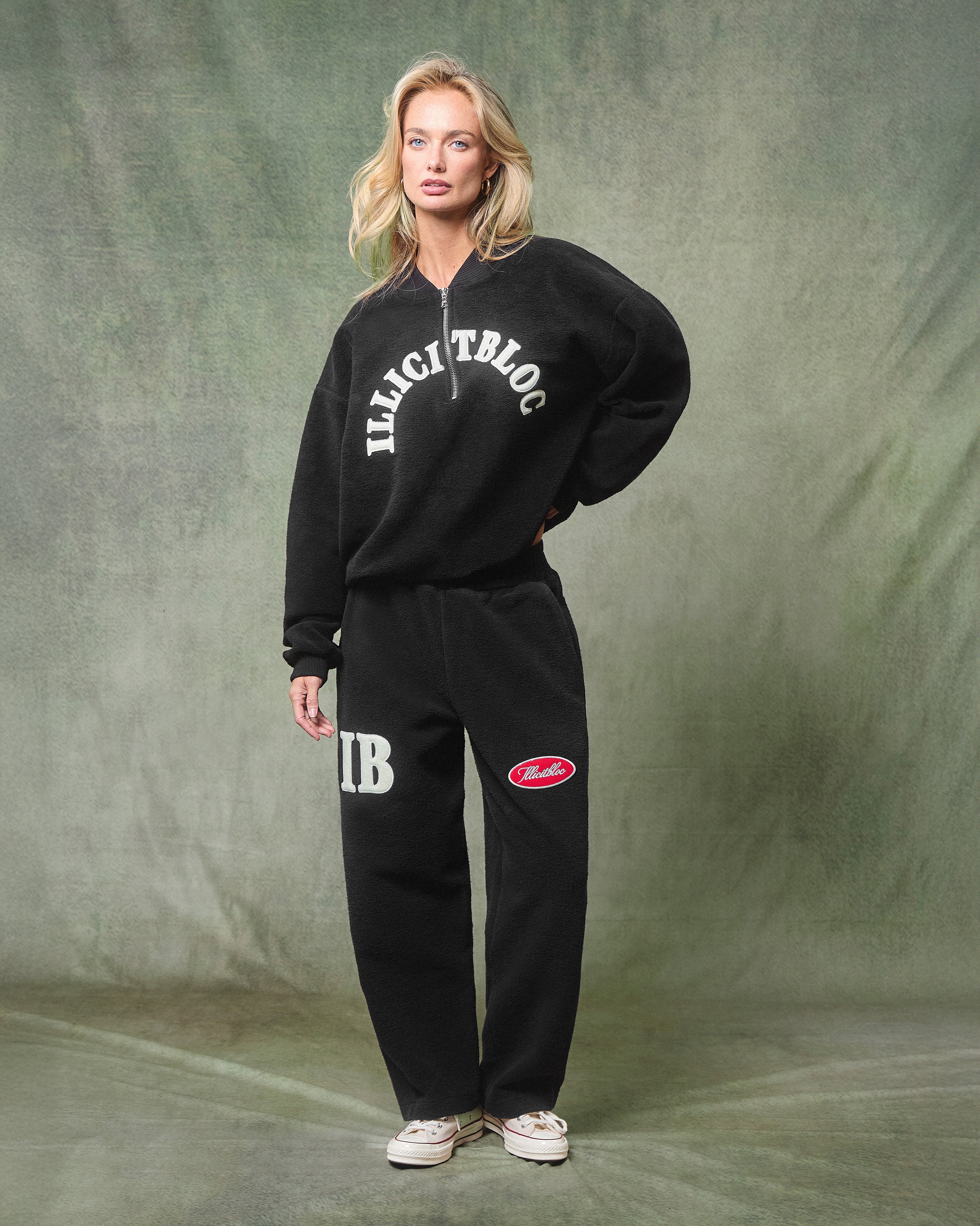 Reverse Spellout 1/4 Zip - Vintage Black