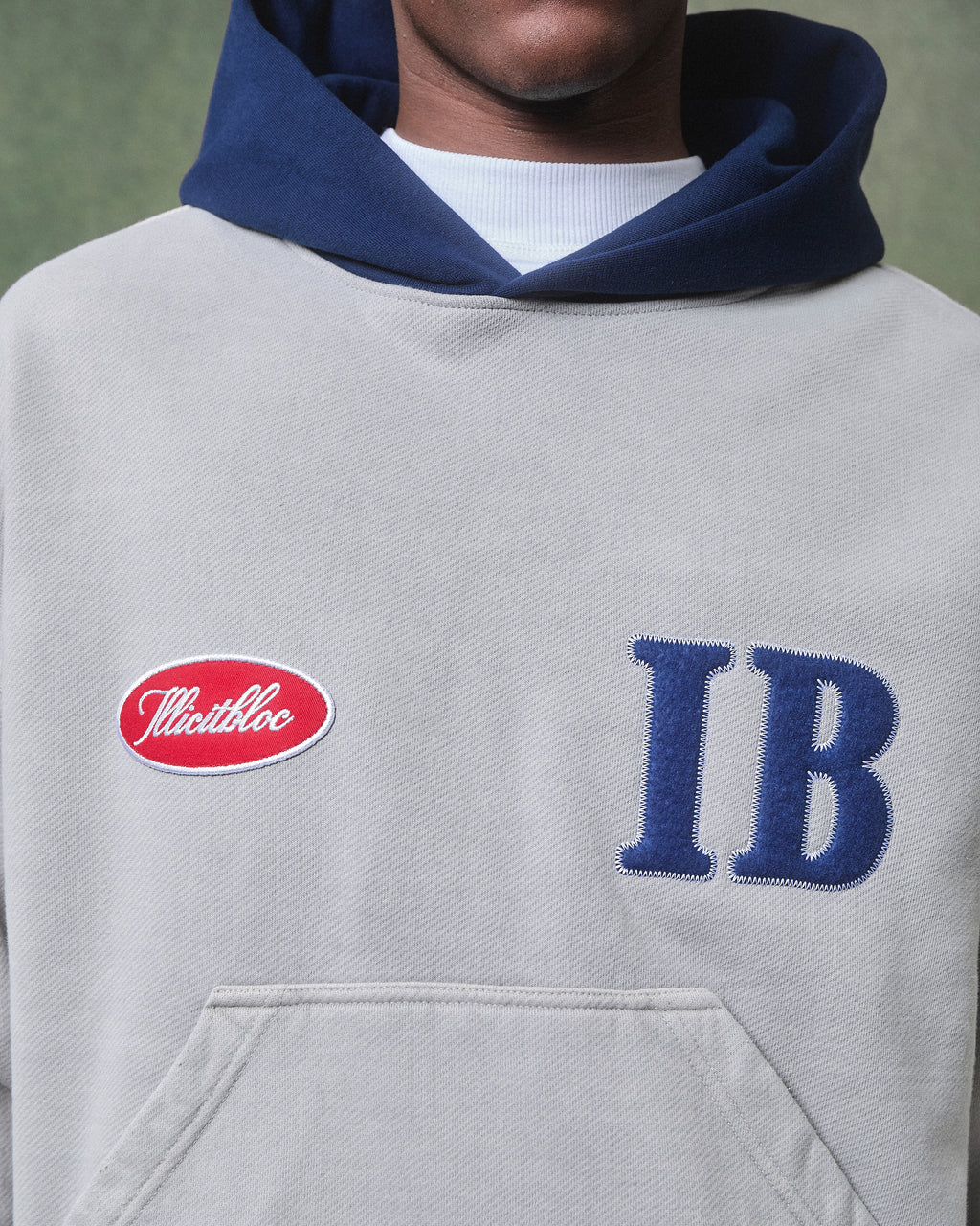 TWO TONE SPELLOUT HOODIE - POWDER GREY/NAVY