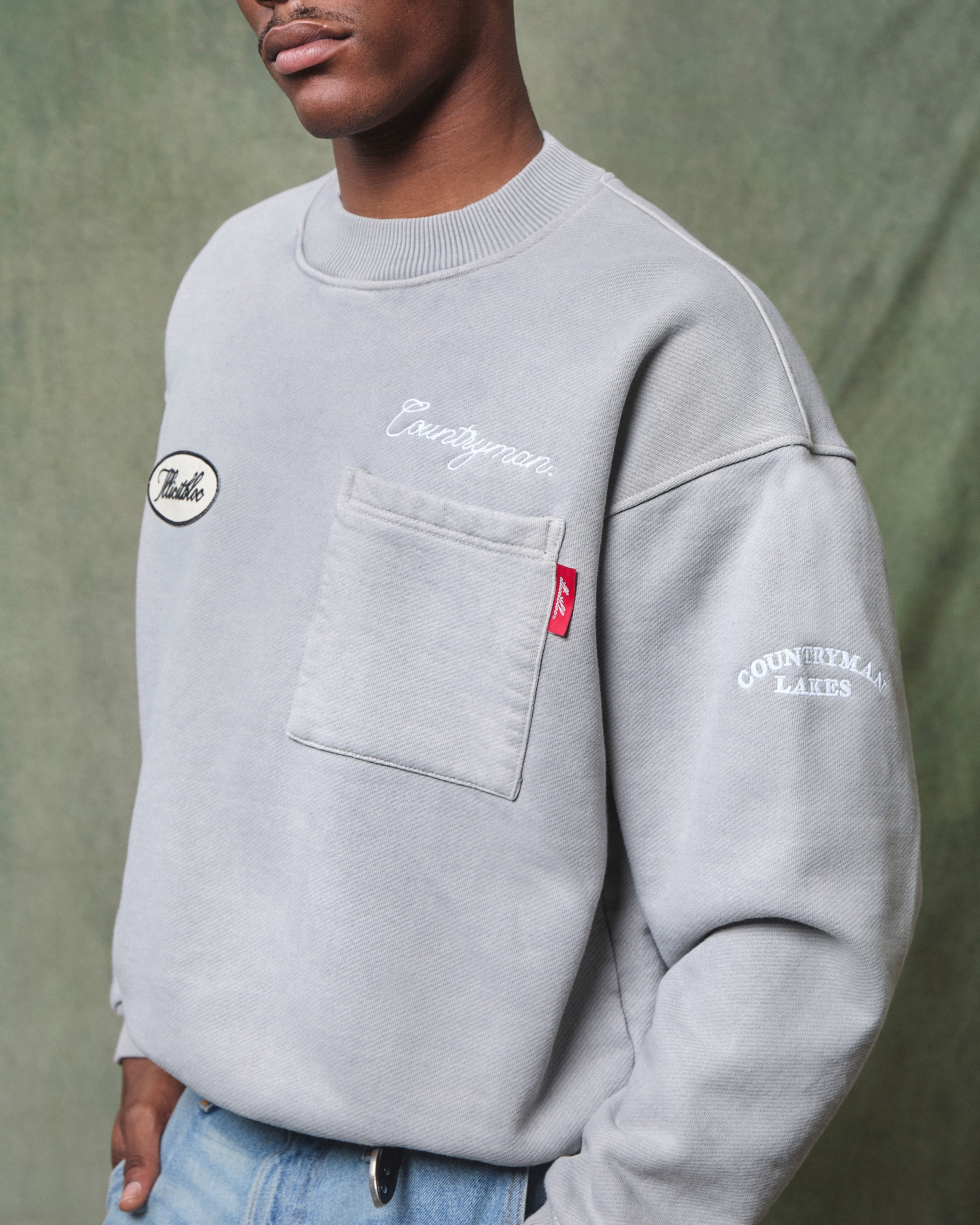 CLUBHOUSE POCKET SWEATSHIRT - POWDER GREY